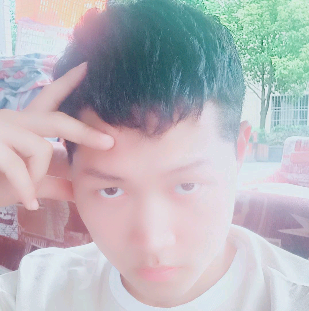 孤心向魁梧的照片