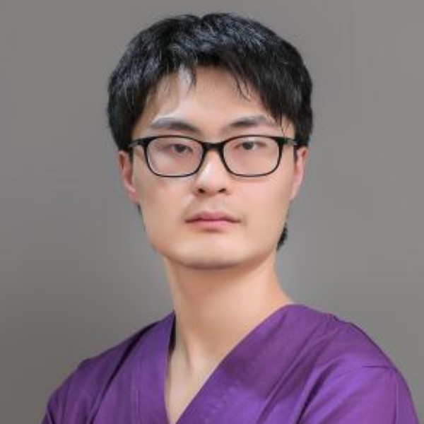 口嗨烈士的照片