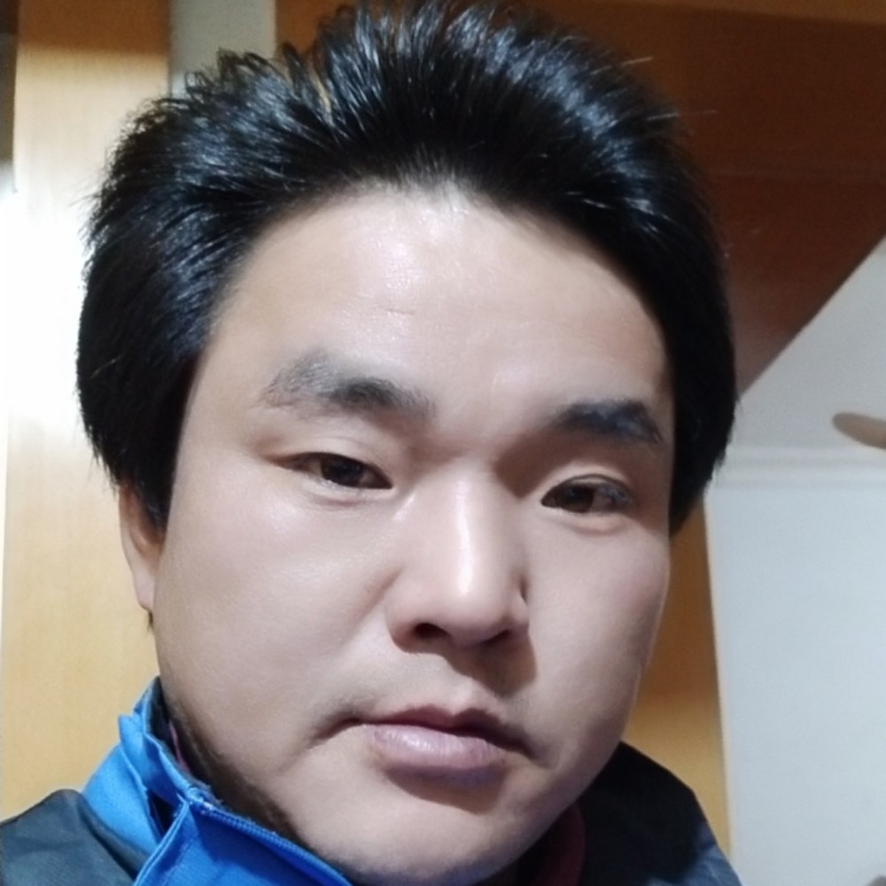 欠你的回眸草丛的照片