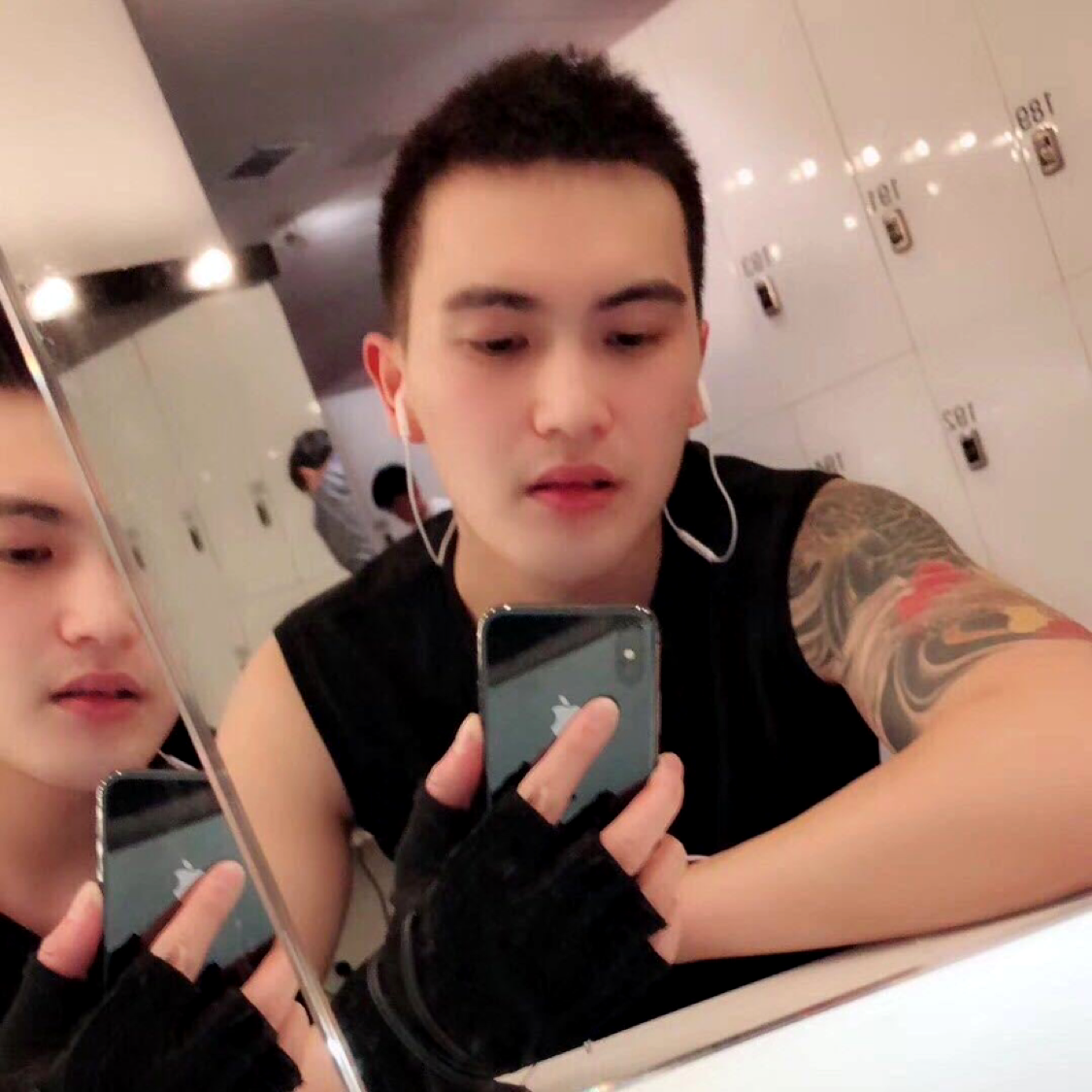 黑子.的照片