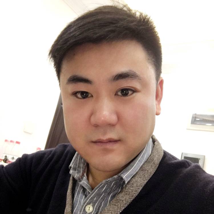 青衫回眸英俊的照片