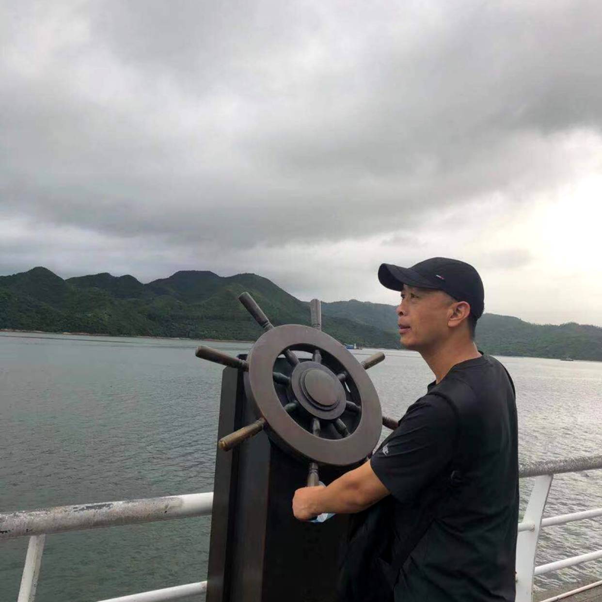蜻蜓和忧郁的照片