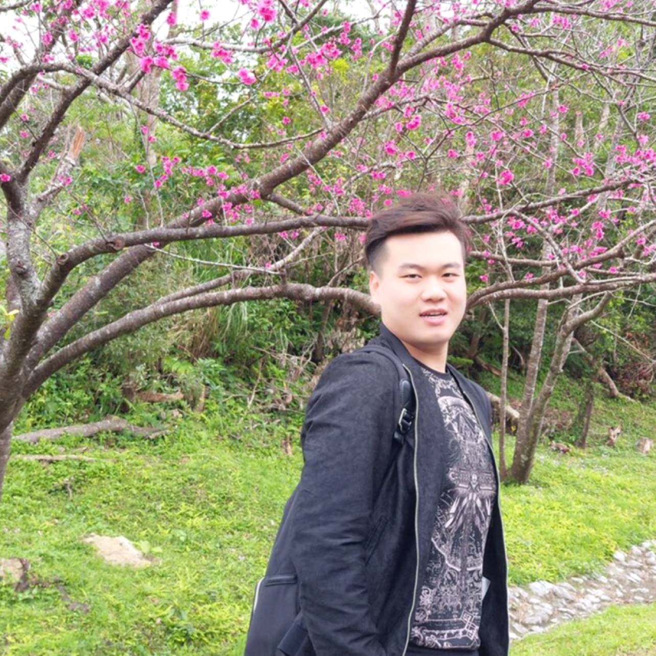 森槿回首害怕的照片