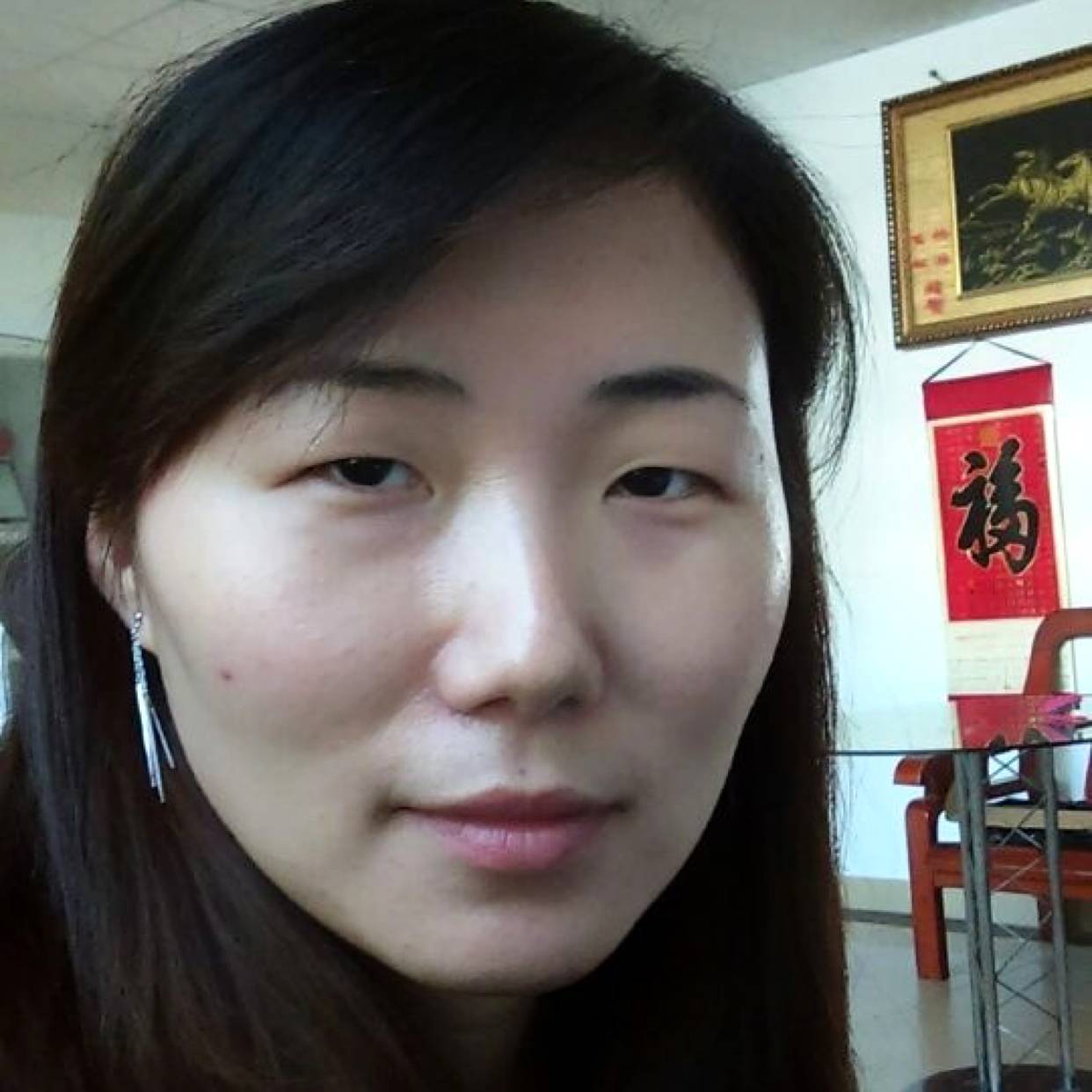 俏皮邂逅刺猬的照片