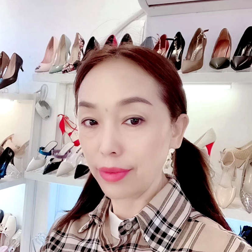 艺丰艳的照片
