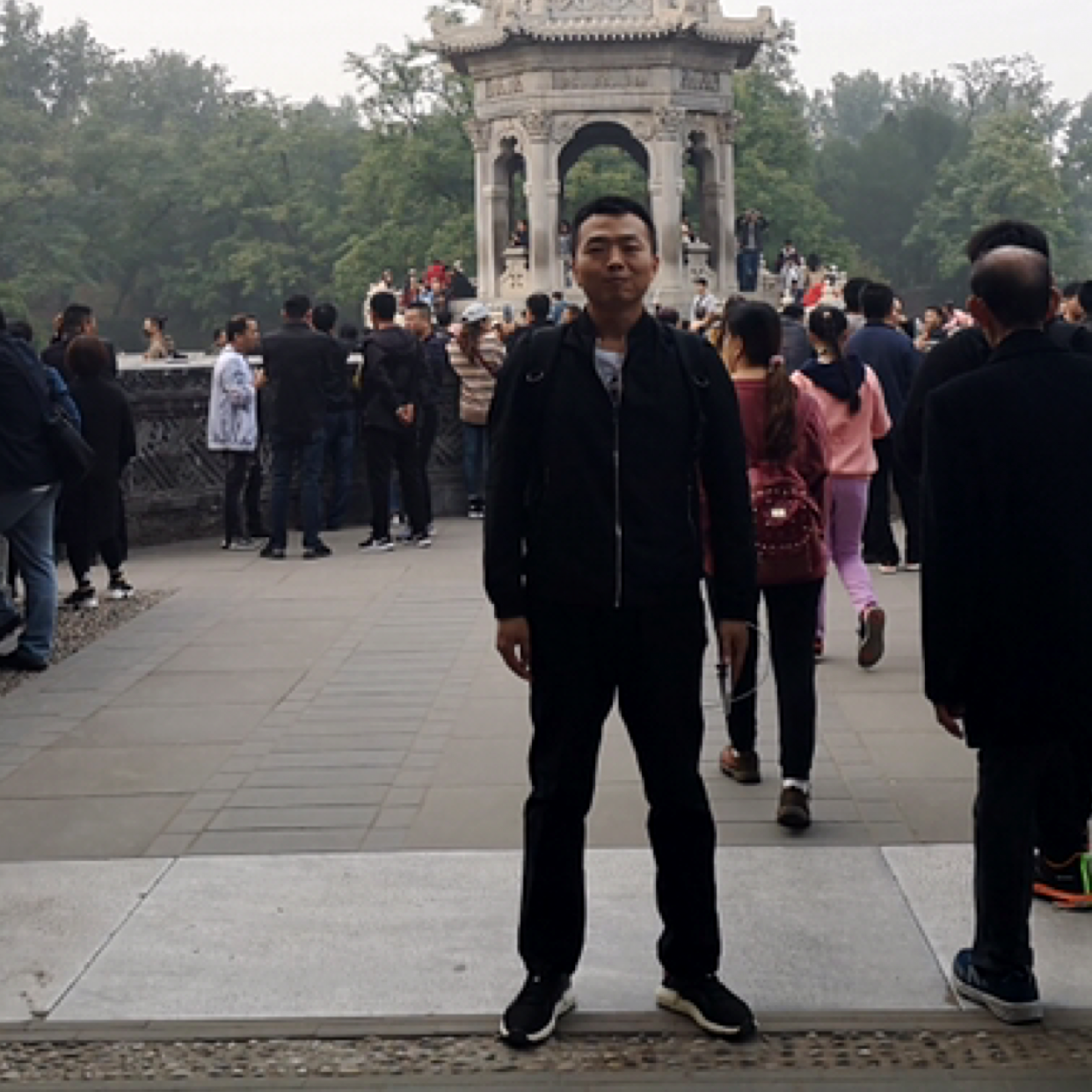激流撑篙的照片