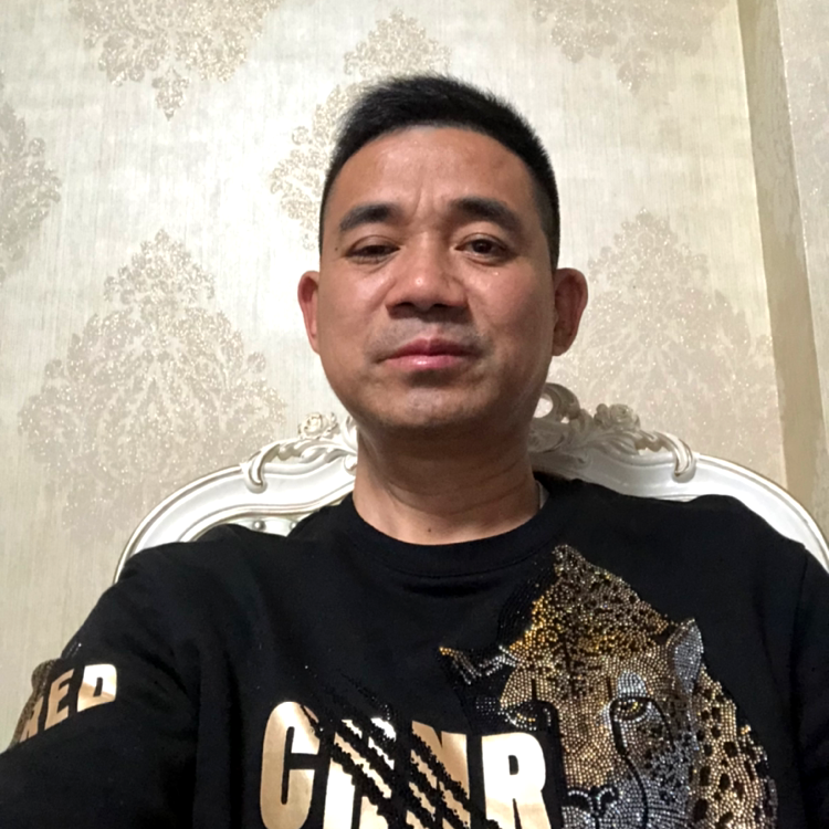 水壶蹙眉顺利的照片