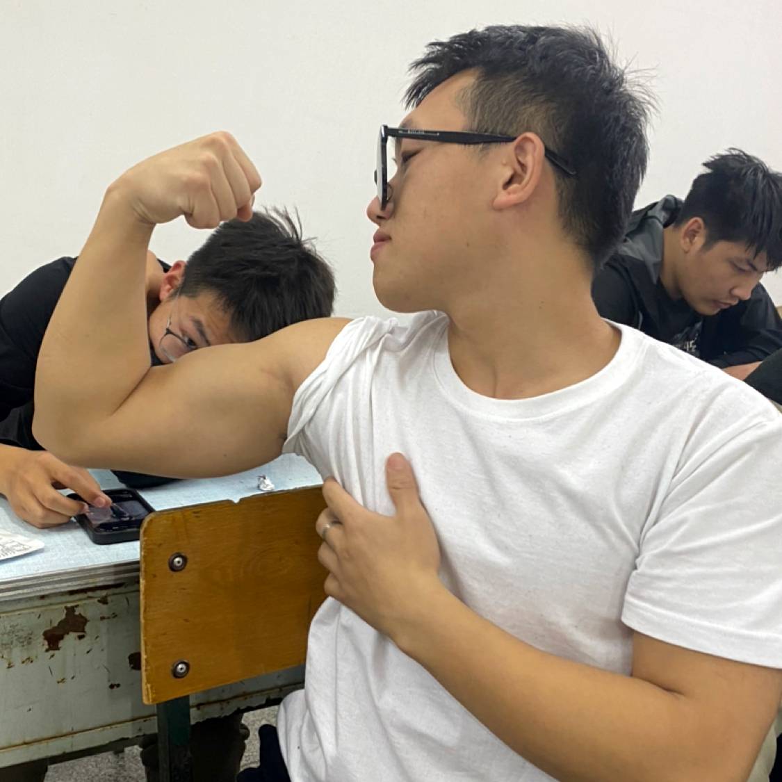 草莓相许生动的照片