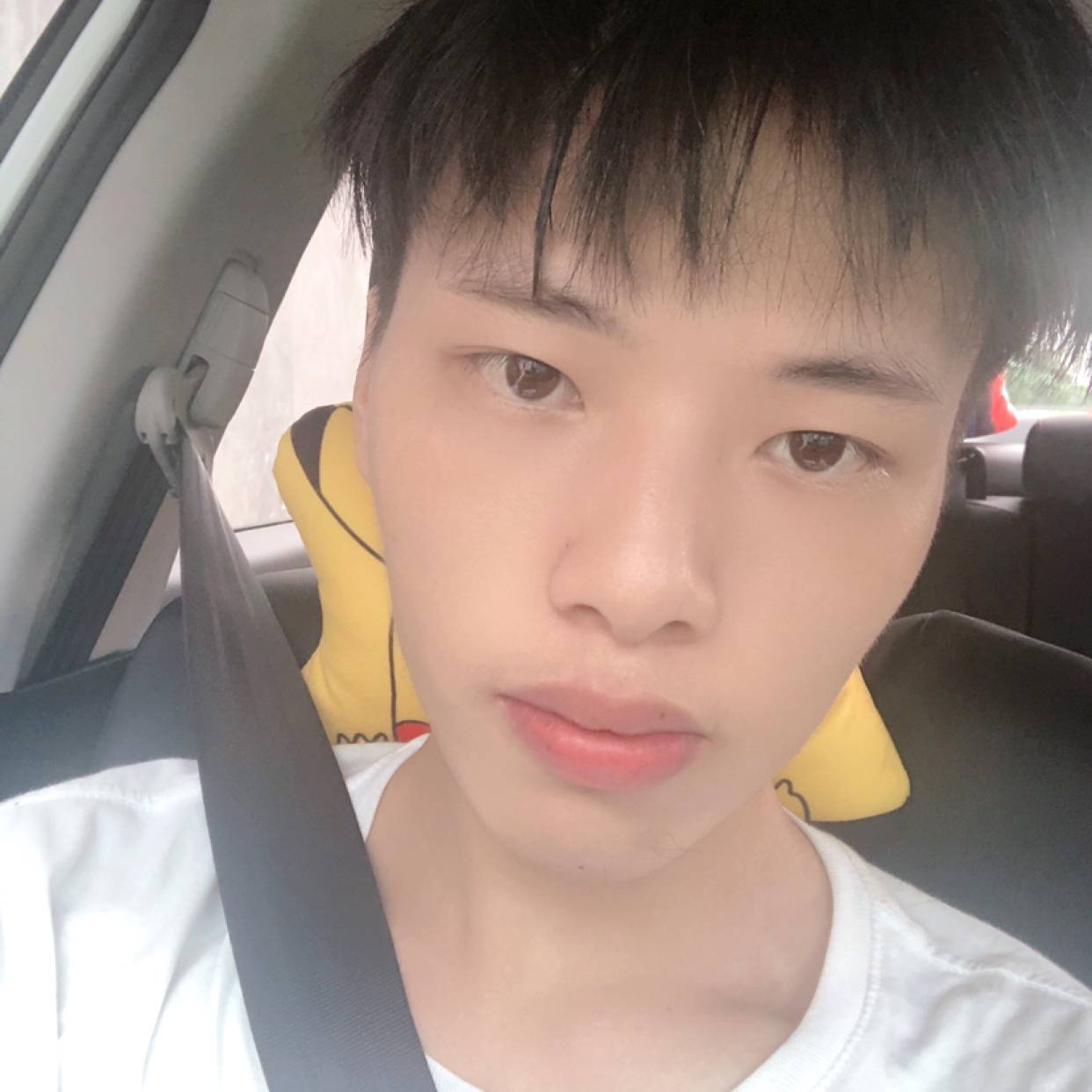 黑夜拿外向的照片