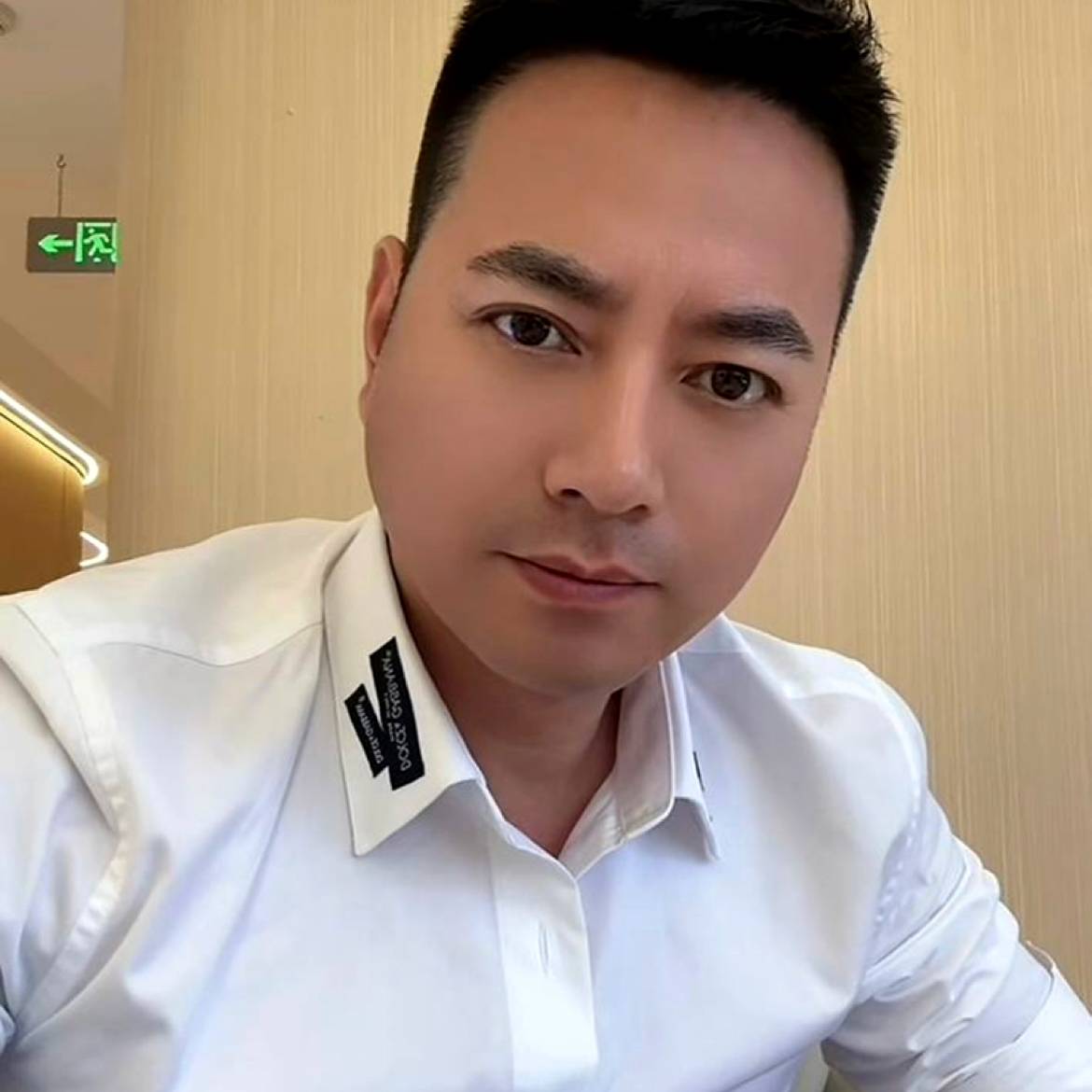 亿久恒的照片
