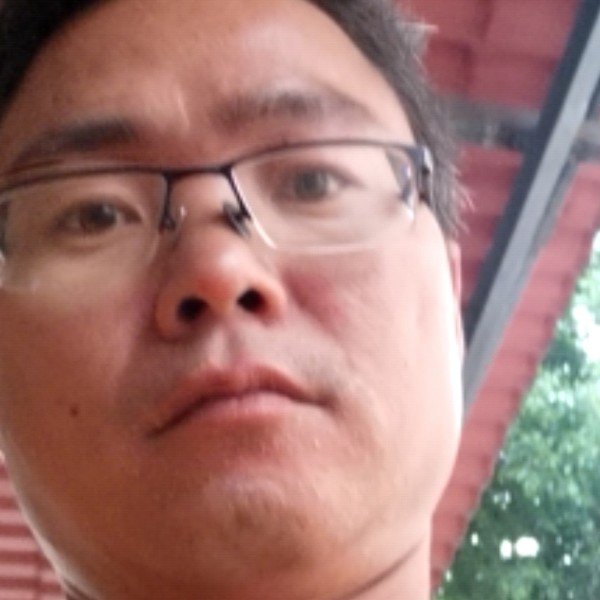 明媚改变心锁的照片
