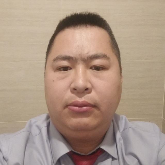蓝有兴的照片