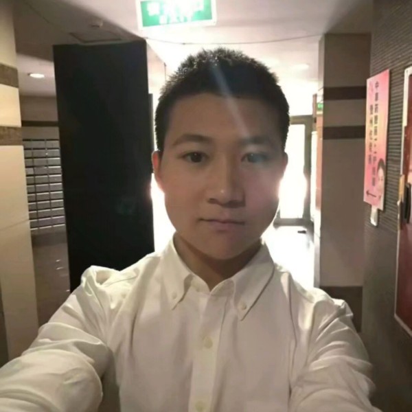等待中，只为一人的照片