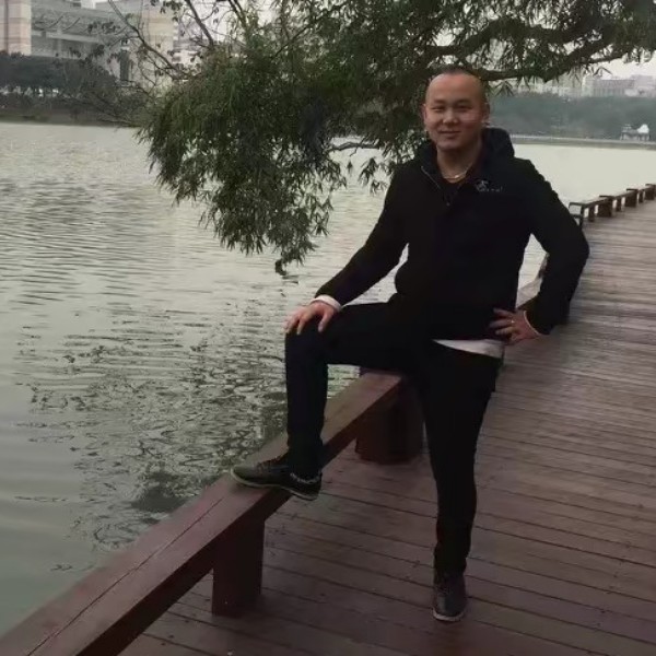 爱笑回首山水的照片