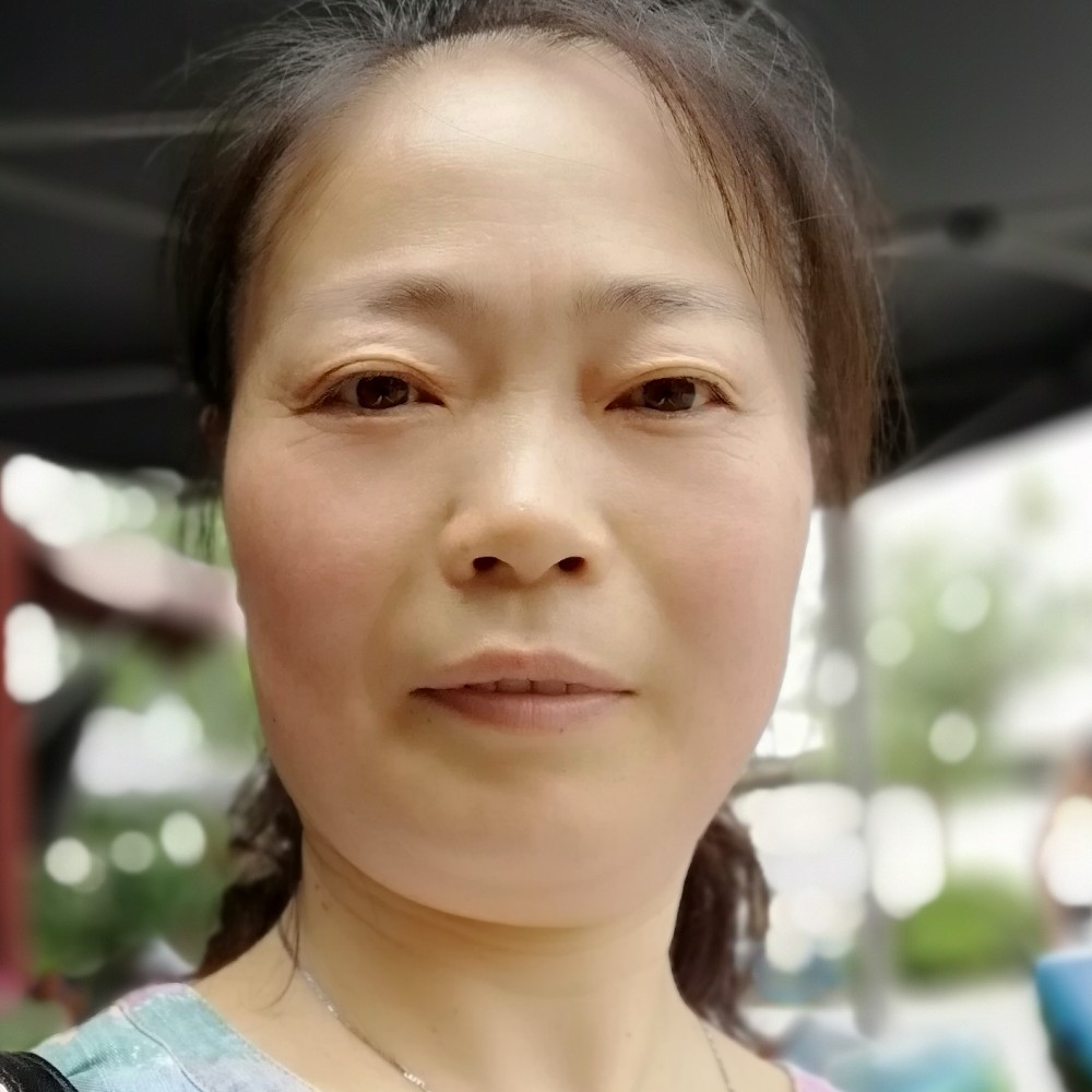 方向南的照片