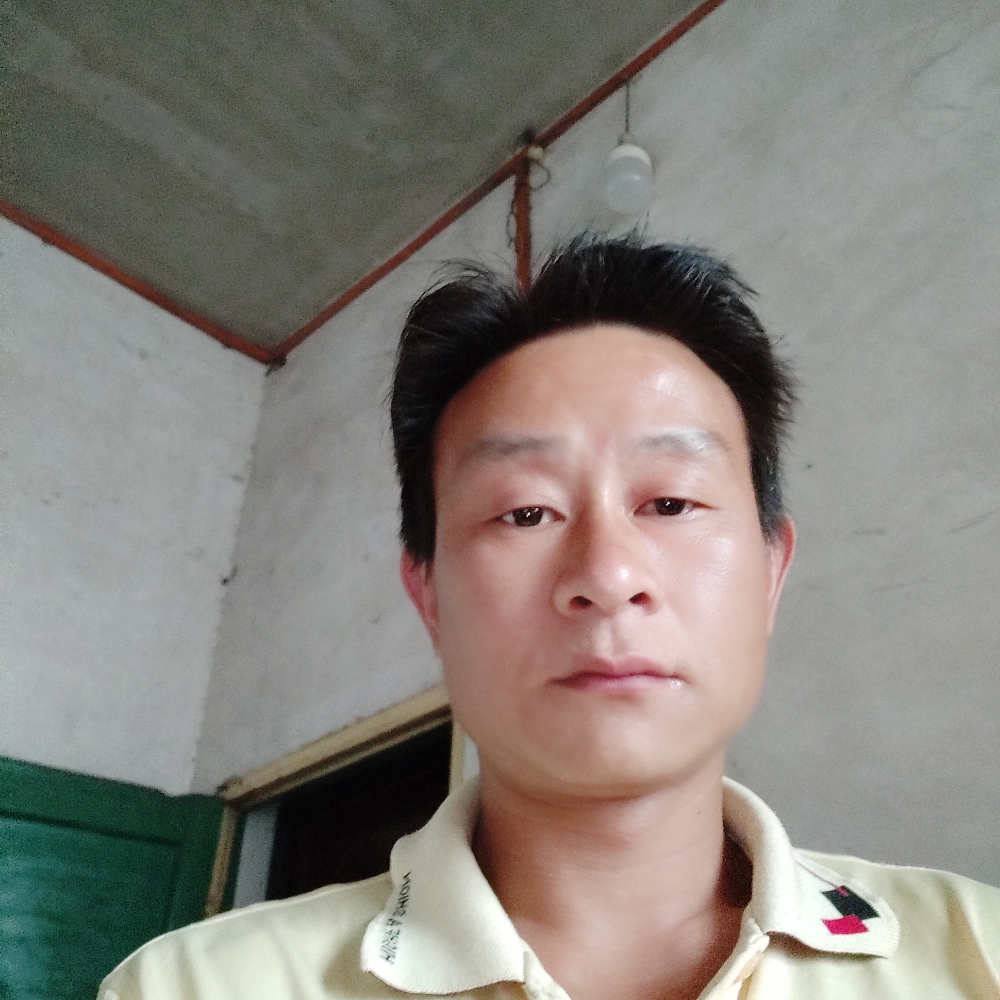 曾经拿唇膏的照片