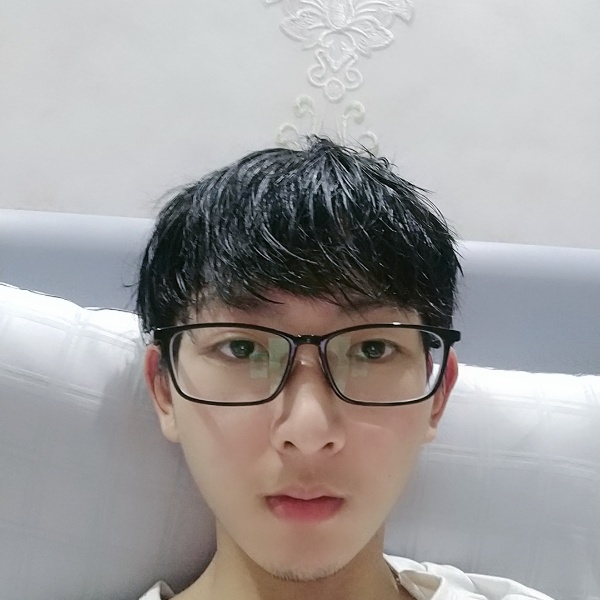 小松鼠邂逅文艺的照片