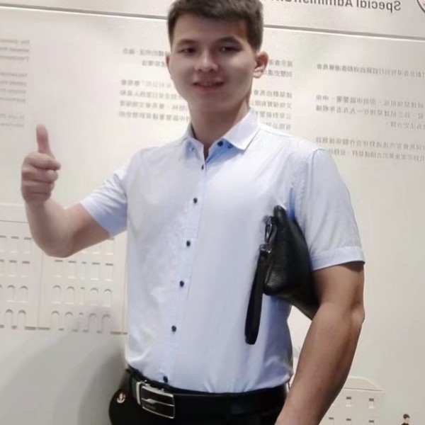 俊莫亭的照片