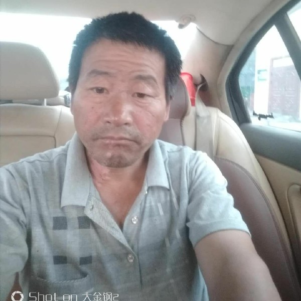 巨人独寂的照片