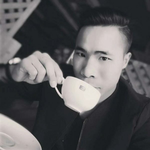 愤怒扯啤酒的照片