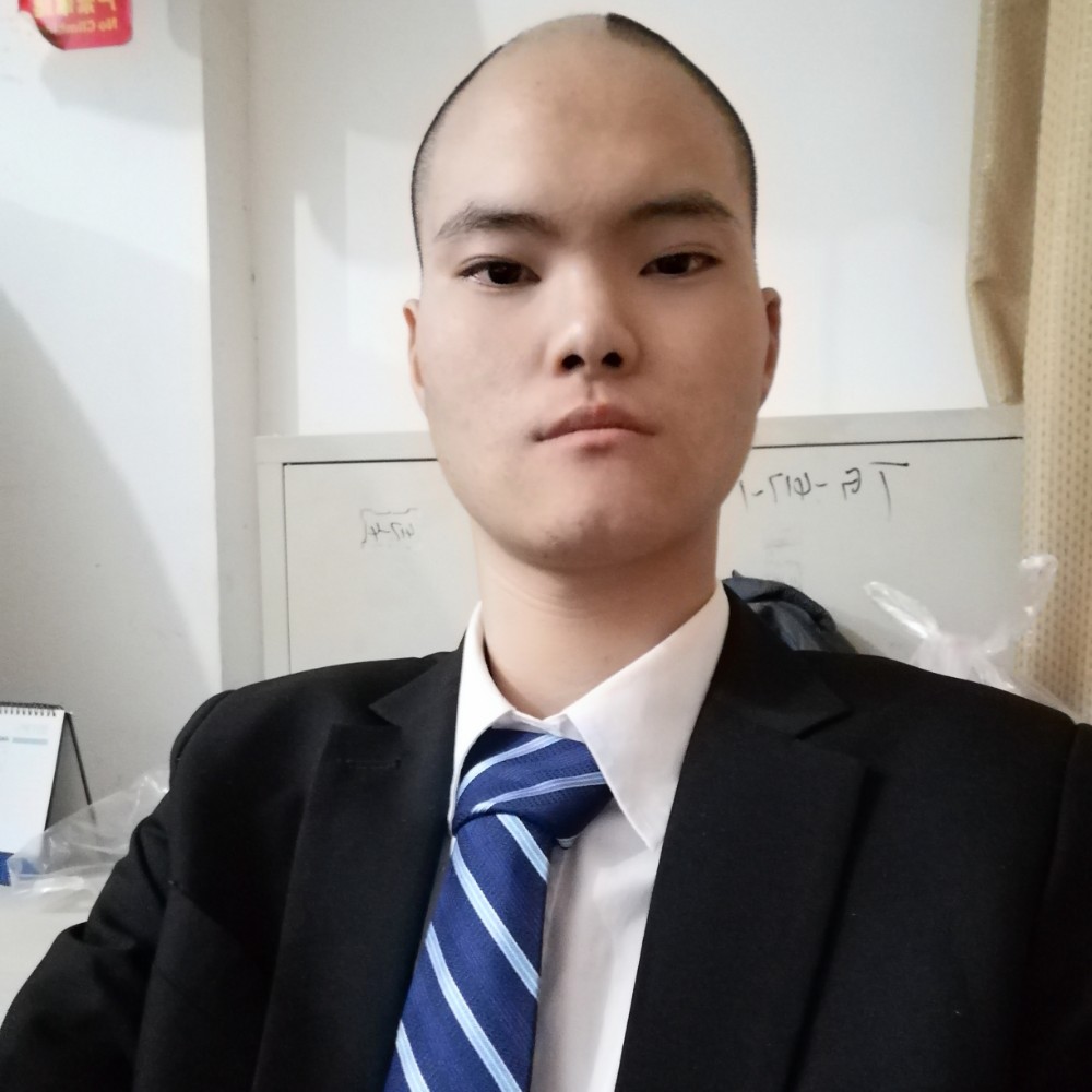 And 空少的照片