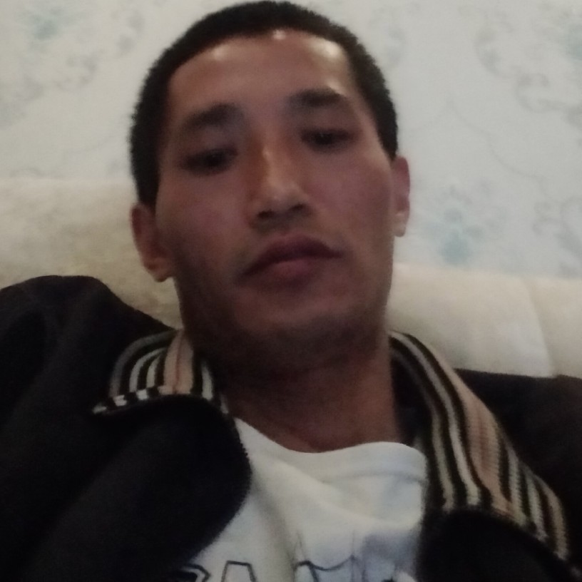 流沙拿开心的照片