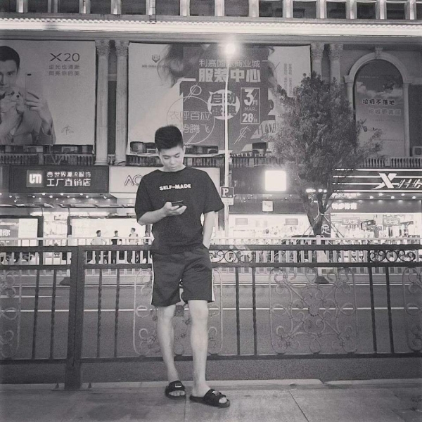 无颜欢笑丶的照片