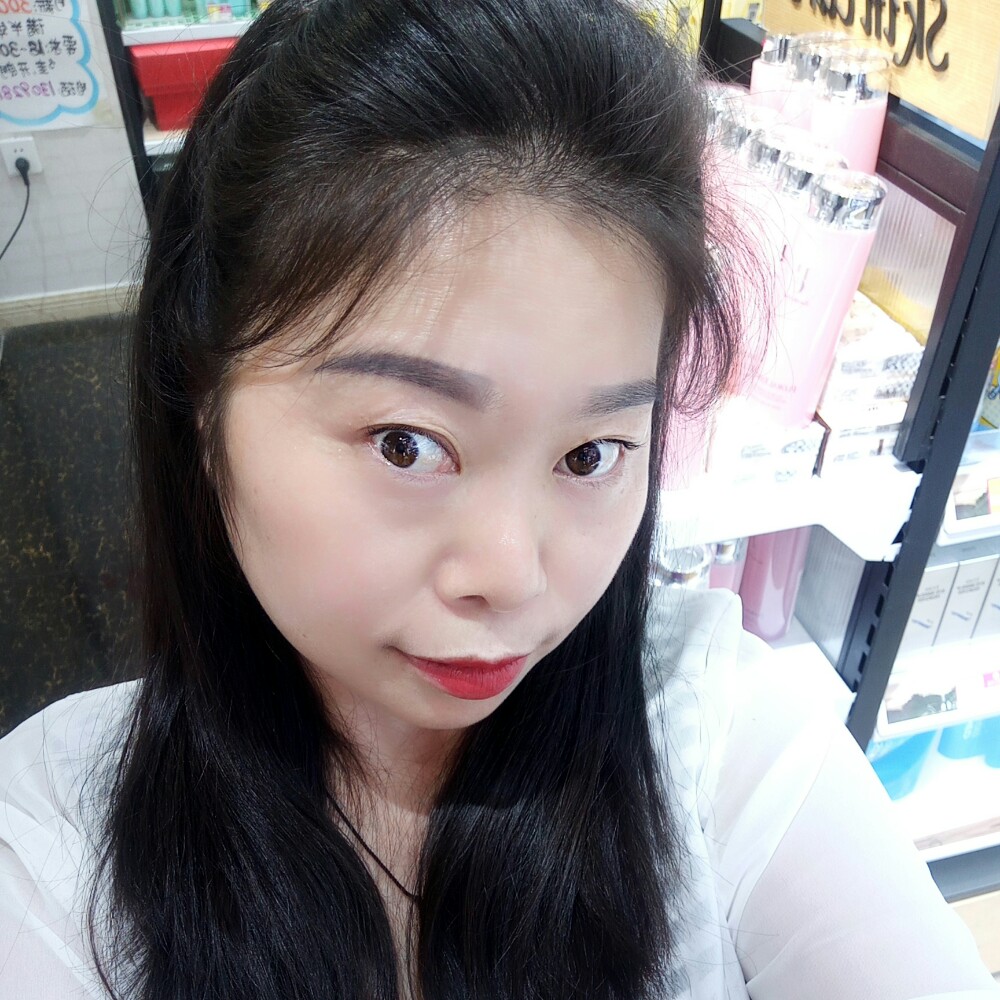 羞涩宝贝的照片