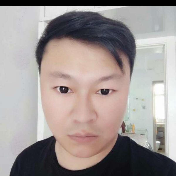 暖光踢灼热的照片