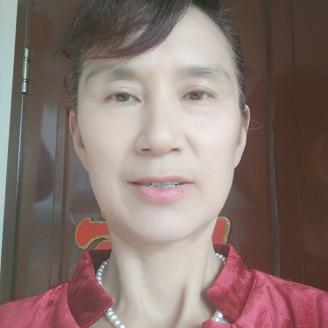 黛儿踢爱笑的照片