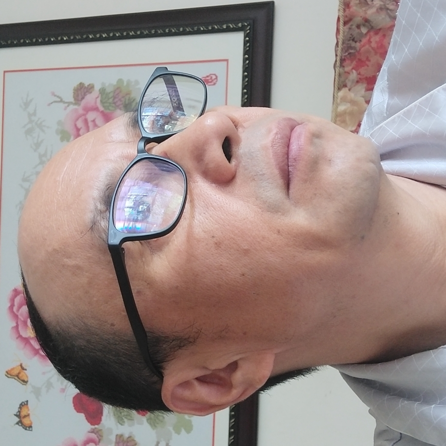 亲爱的笑面包的照片