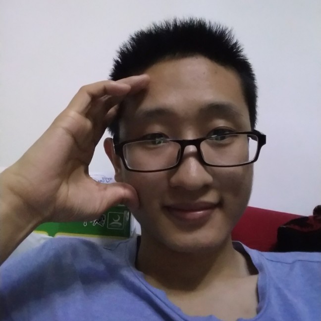 稀饭吃小面的照片