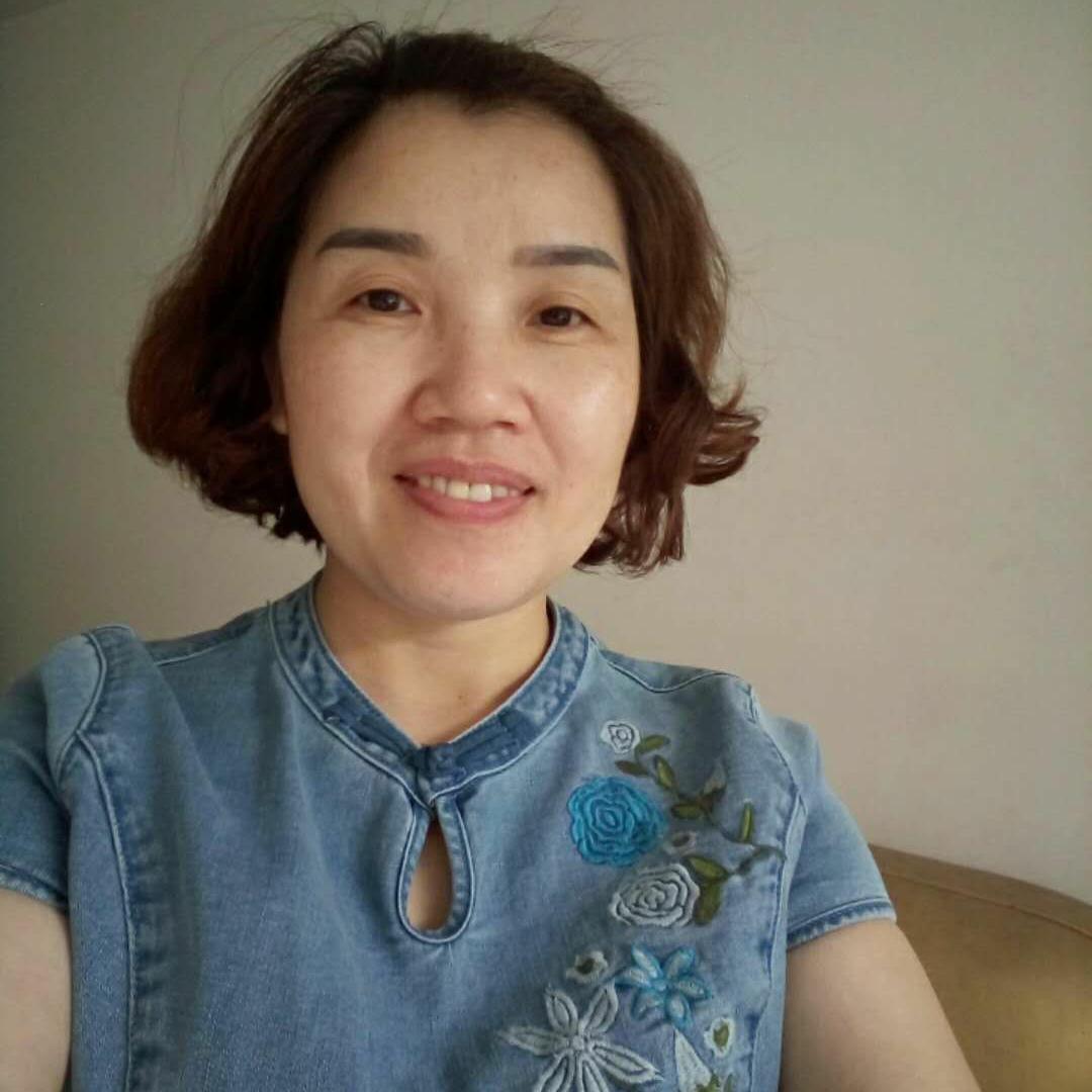 女王踢傲娇的照片