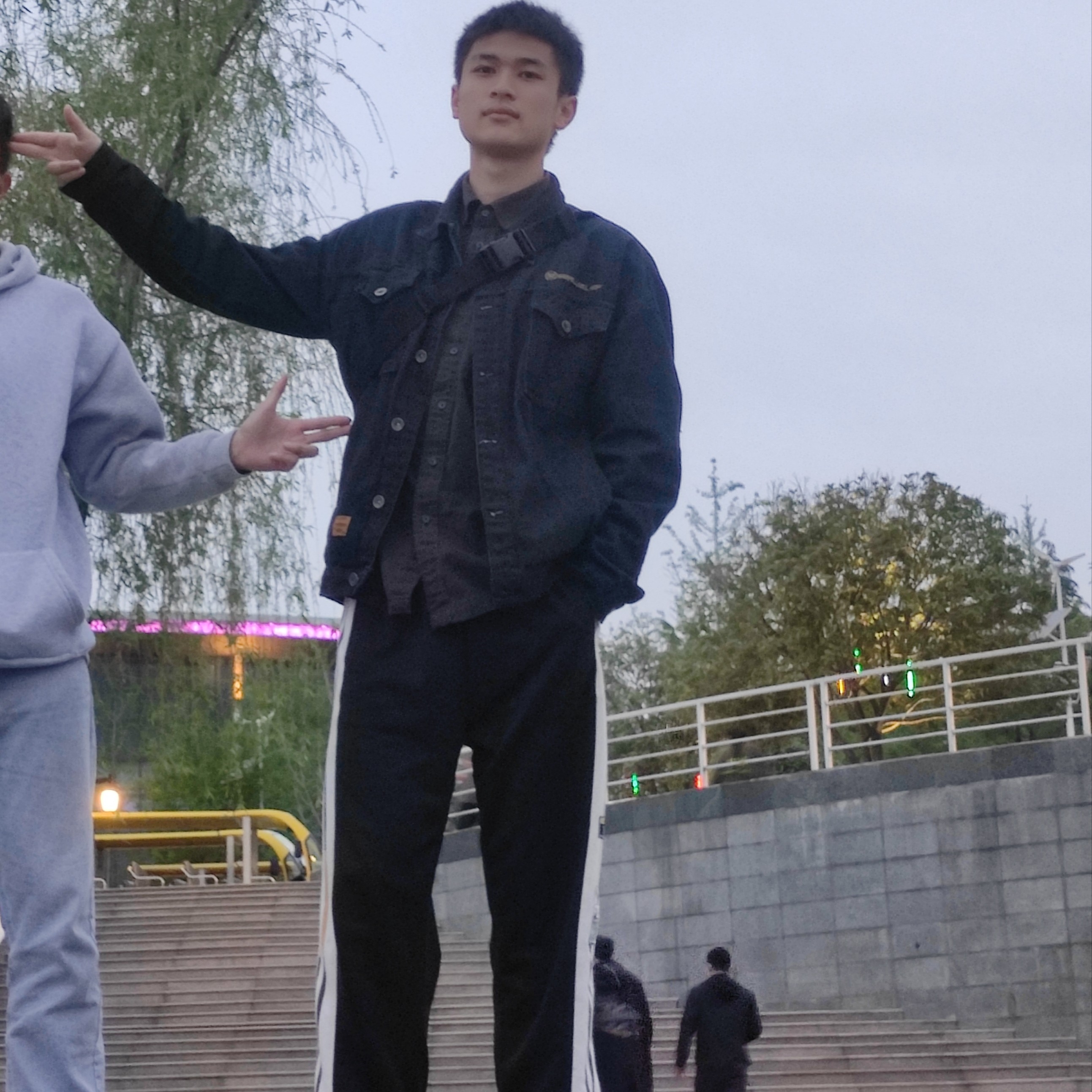 陌颜浅吻糟糕的照片