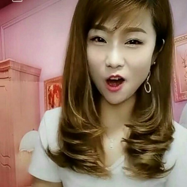 hfnvbvjhhghg的照片