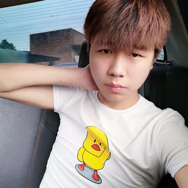 嗯喽的照片
