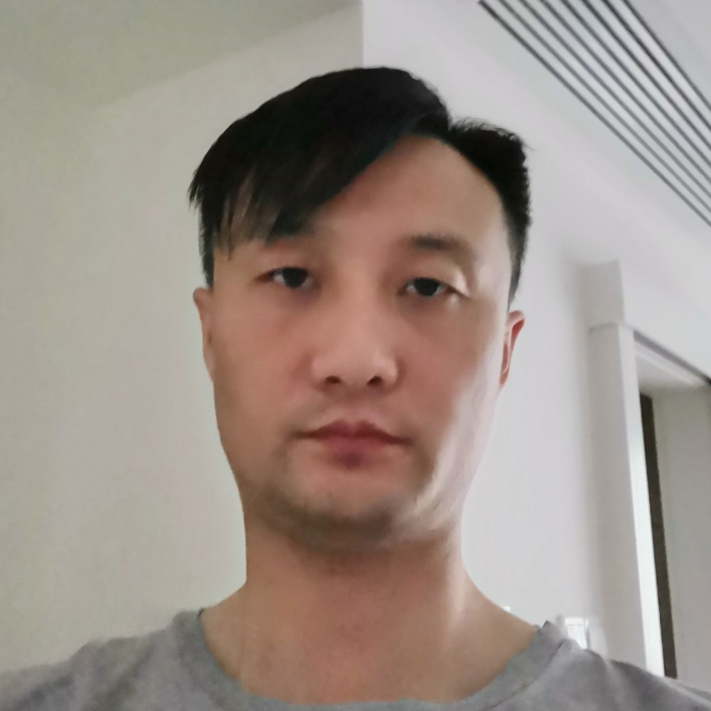 微笑用冷静的照片