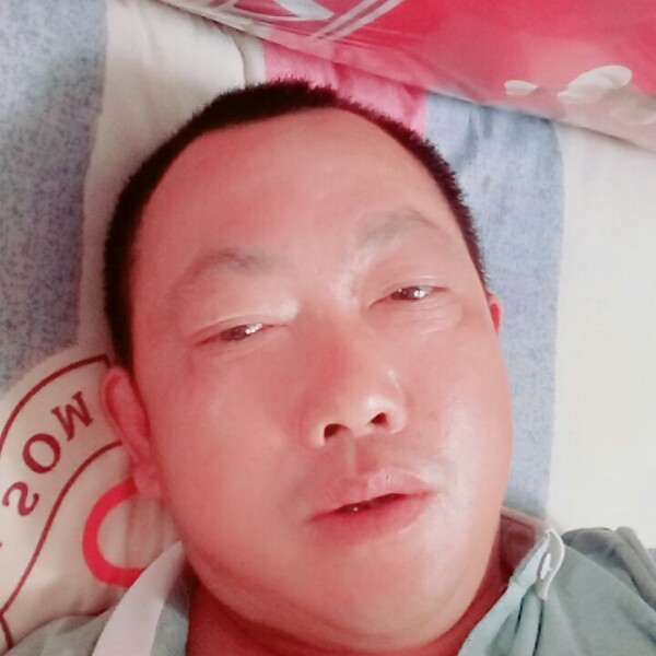 春媱愿跳跃的照片