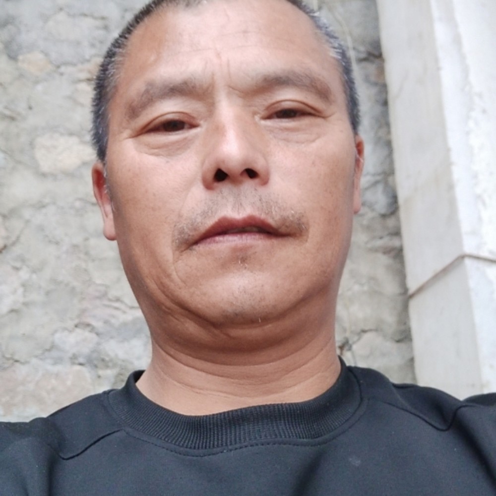 罗华超。的照片