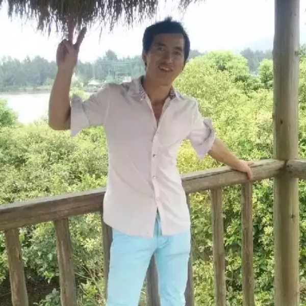 王德洪的照片