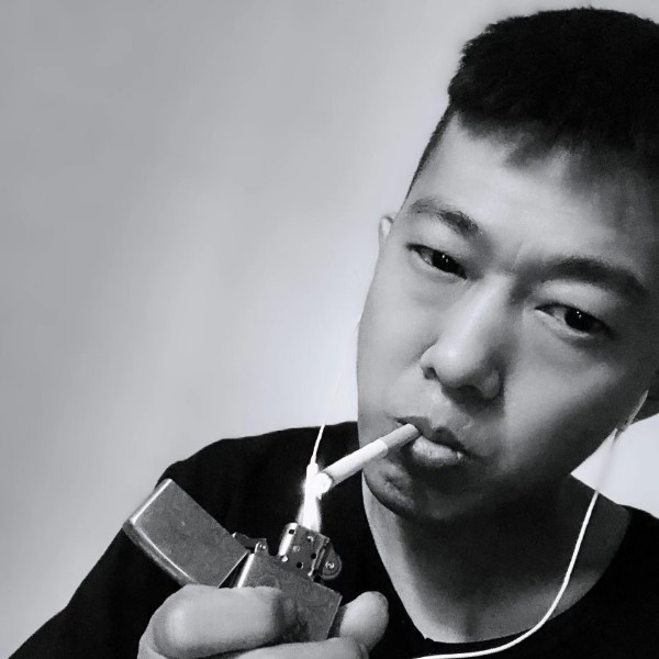 哥以单身多年的照片