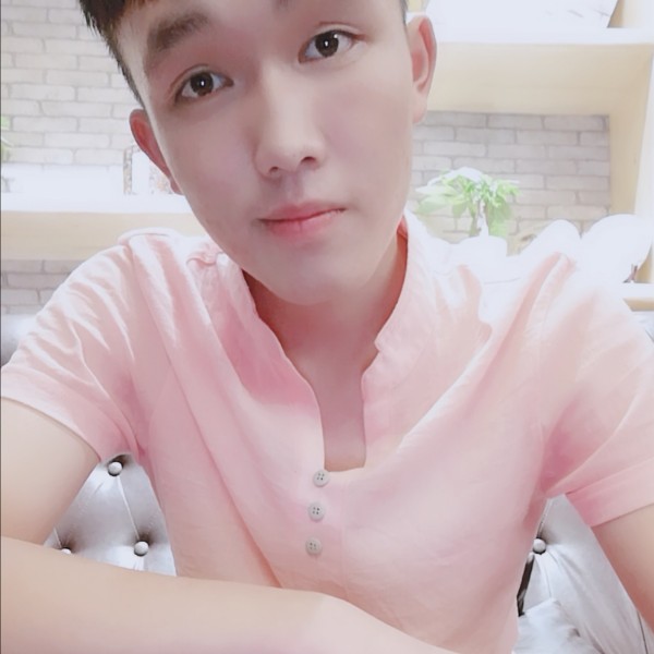 魏不易的照片