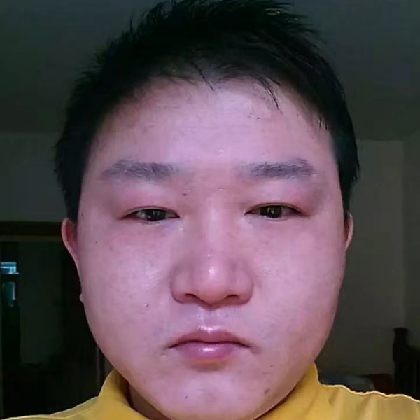 王铜的照片