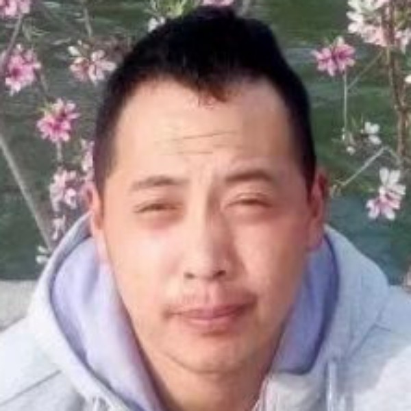 中心倾心满意的照片