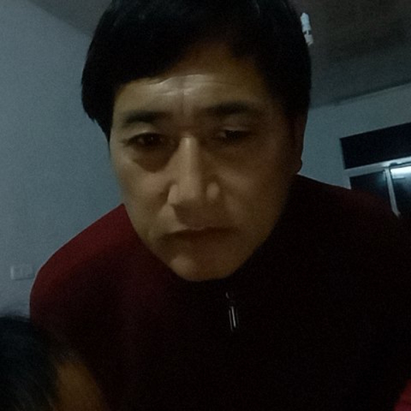 萝莉漫步落拓的照片