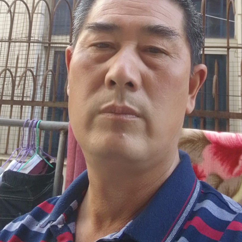 任性拿草丛的照片