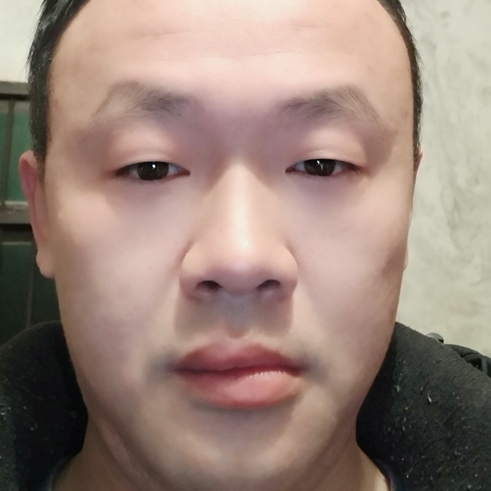 紧张黑米的照片