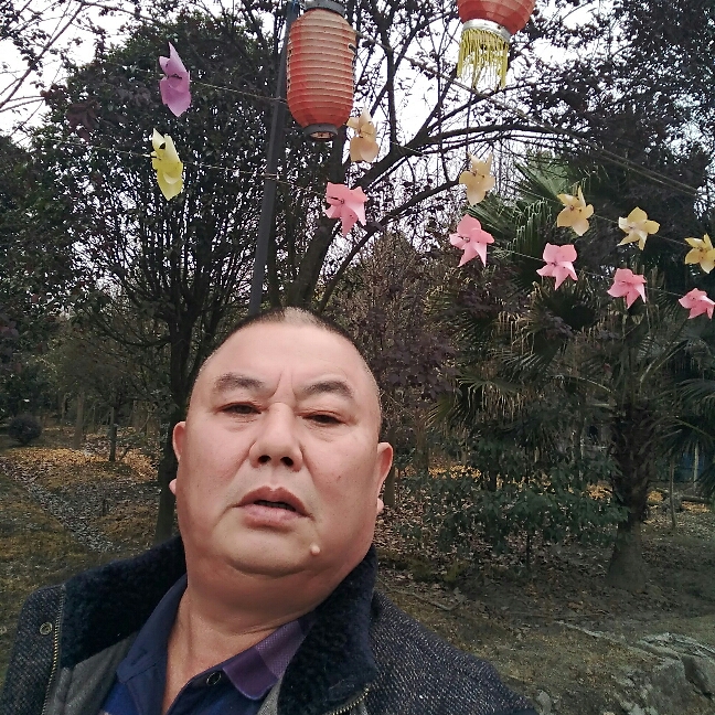 唯一的方盒的照片