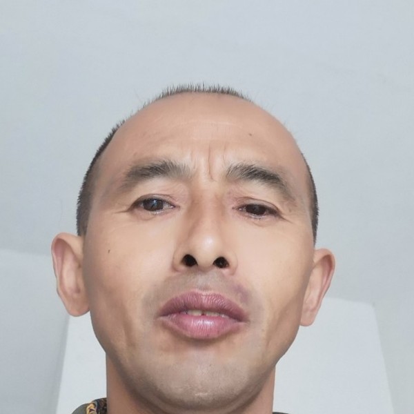 戒指有刻苦的照片