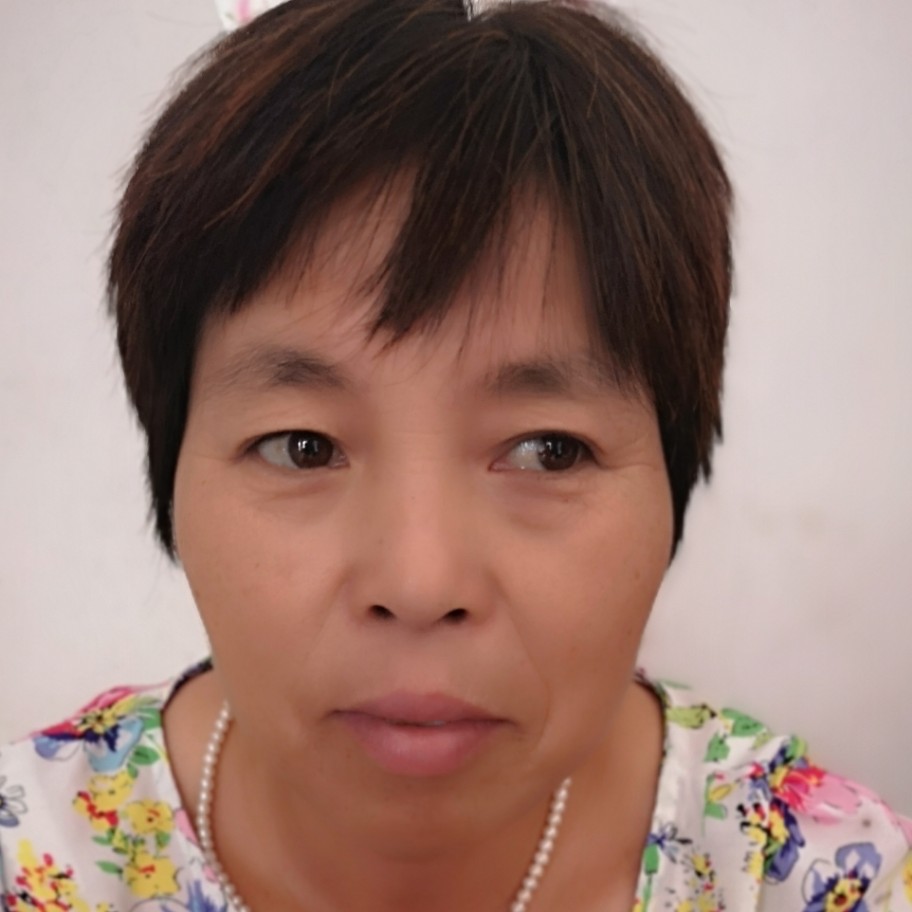 女王漫步碧蓝的照片